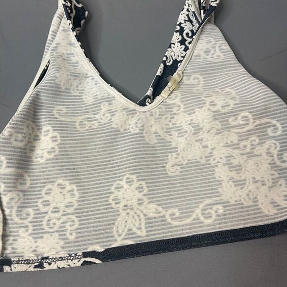 Soprano Grey Beige Embroidered Crop Sleeveless Tank Top Size Small - Picture 3 of 5